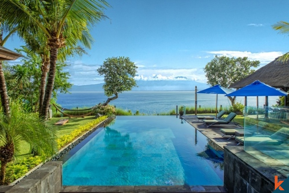  Look out at paradise from your own infinity pool - Bali Villas